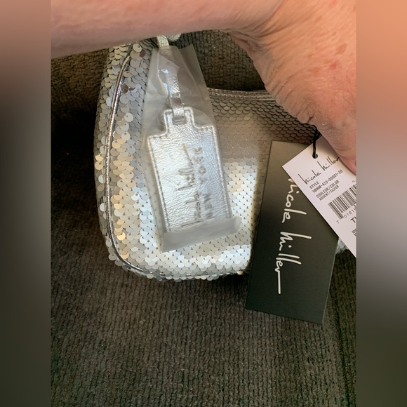 Nicole Miller Silver Sequin Small Faux Leather Purse NWT 🌴 - Picture 7 of 11